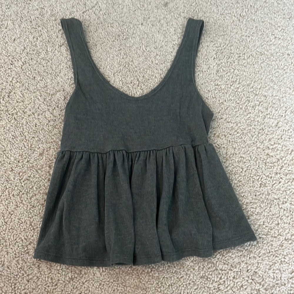 Urban outfitters tank! Green and cropped; Size S